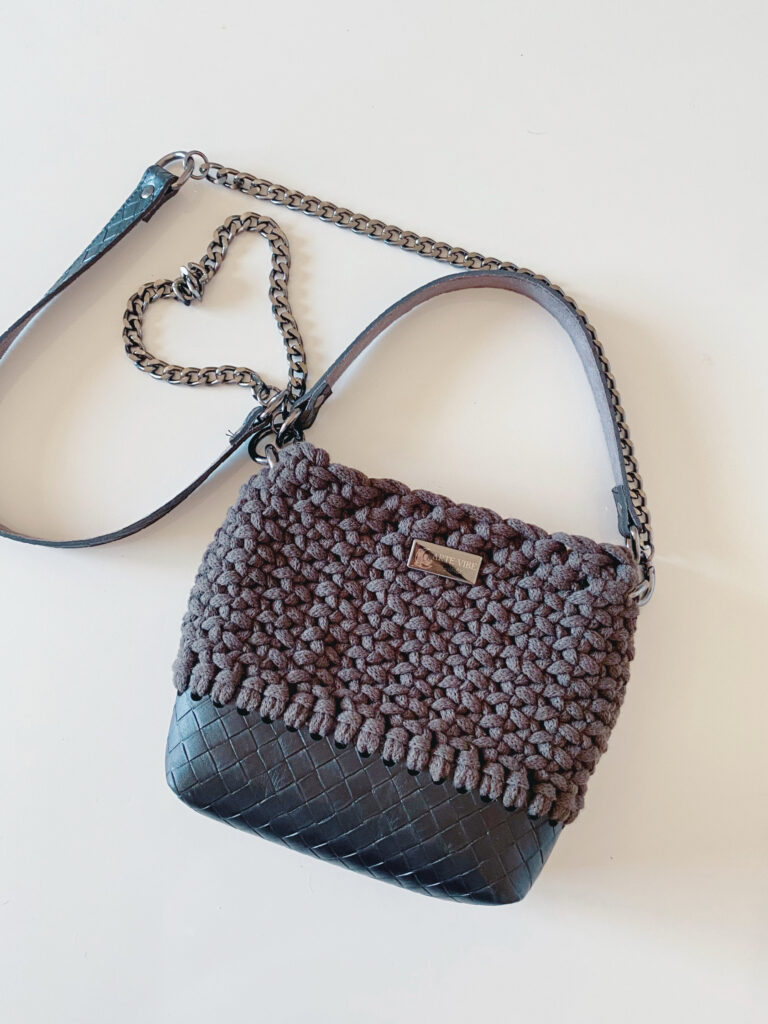 21686CD2-D7CB-4FBE-9A1B-819922760BB6